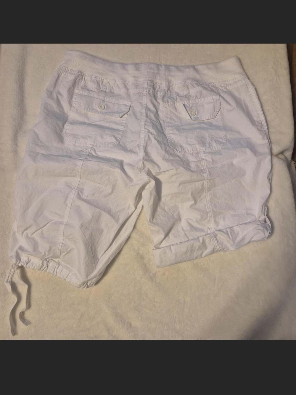 Tommy Hilfiger White Women's Cargo Bermuda Shorts - Picture 2 of 2